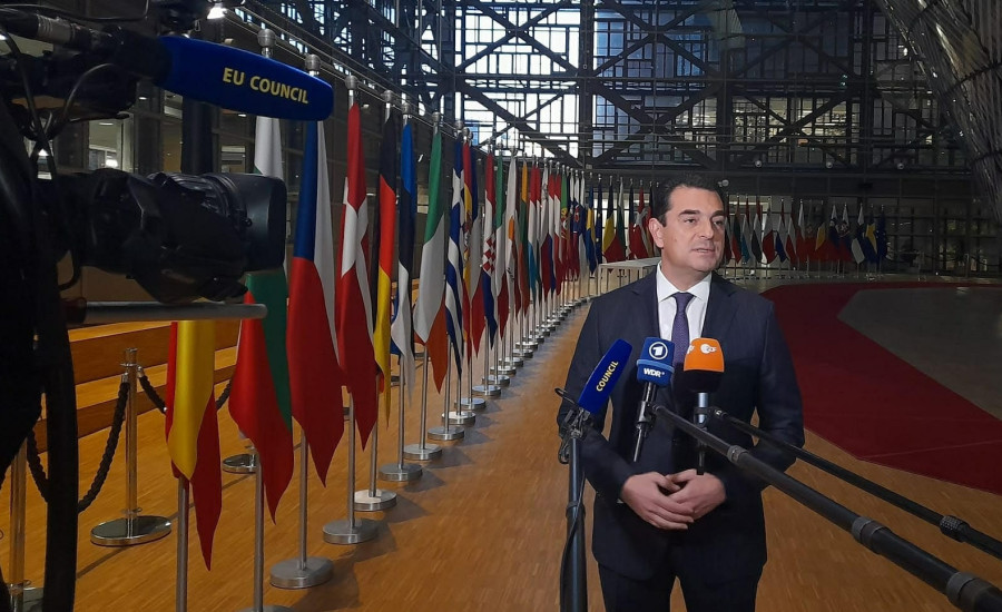 Σκρέκας: Πλαφόν στα €275 δεν είναι πλαφόν- Πρόταση για €150-200