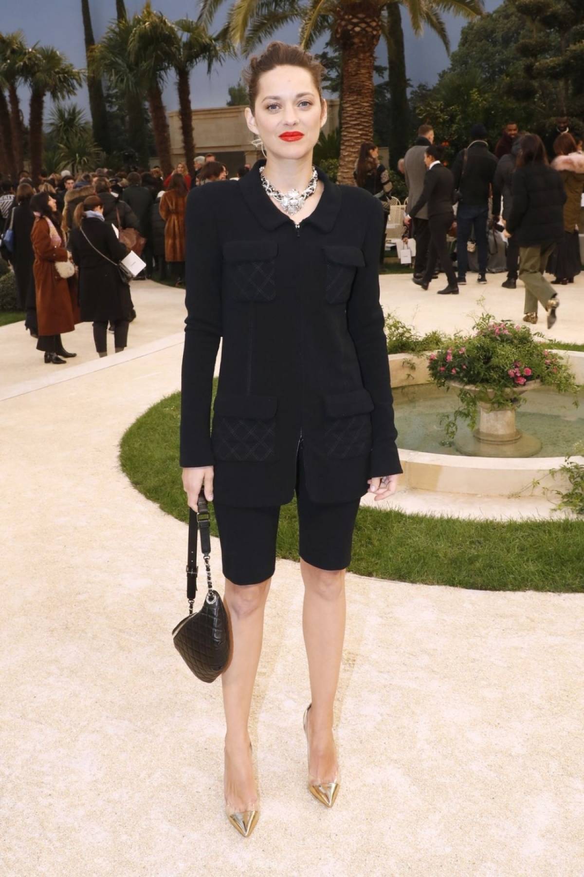 Τα πιο εμπνευσμένα outfits που πρέπει να αποκτήσετε την άνοιξη