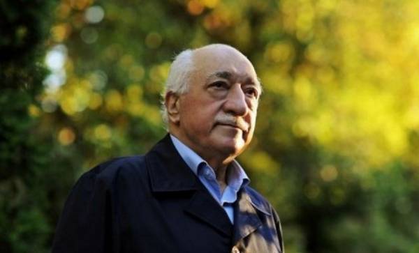 Η κυβέρνηση Τραμπ εξετάζει απομάκρυνση Γκιουλέν από ΗΠΑ