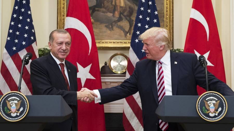 Κοινές περιπολίες ΗΠΑ-Τουρκίας στη Συρία και επικοινωνία Τραμπ-Ερντογάν