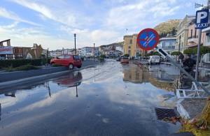 ΔΕΔΔΗΕ: Χωρίς ρεύμα παραμένουν δύο χωριά στη Σάμο