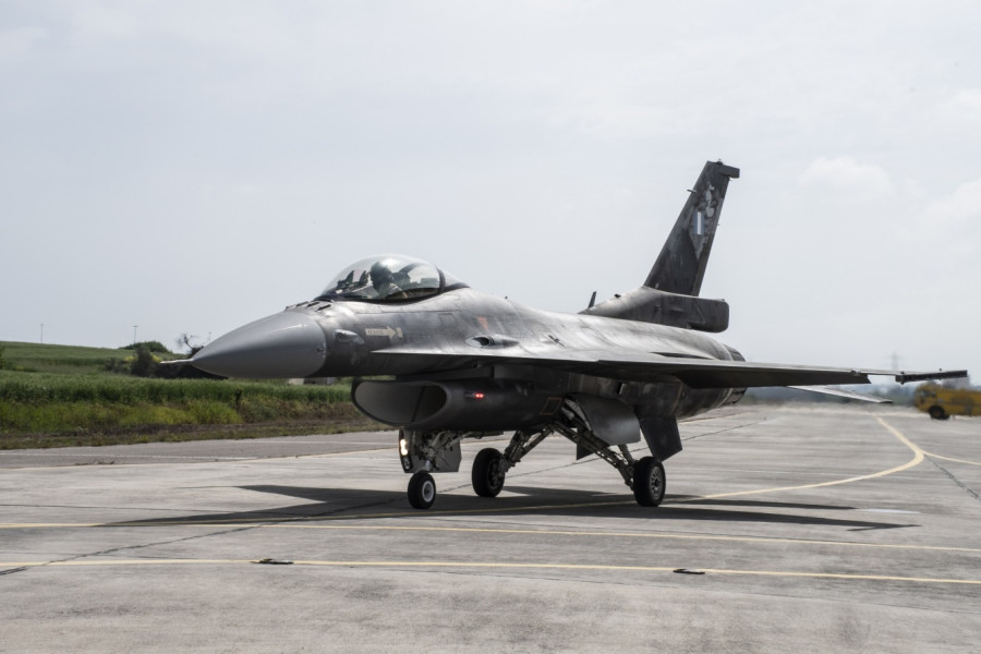 Αναγκαστική προσγείωση F-16 στη Ζάκυνθο λόγω τεχνικού προβλήματος