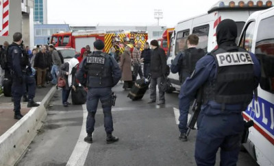 Γαλλία: Η Αστυνομία σκότωσε άνδρα οπλισμένο με μαχαίρι σε αεροδρόμιο