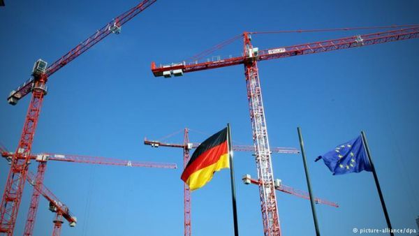 Deutsche Welle: Τι &quot;φρενάρει&quot; τη γερμανική οικονομία;