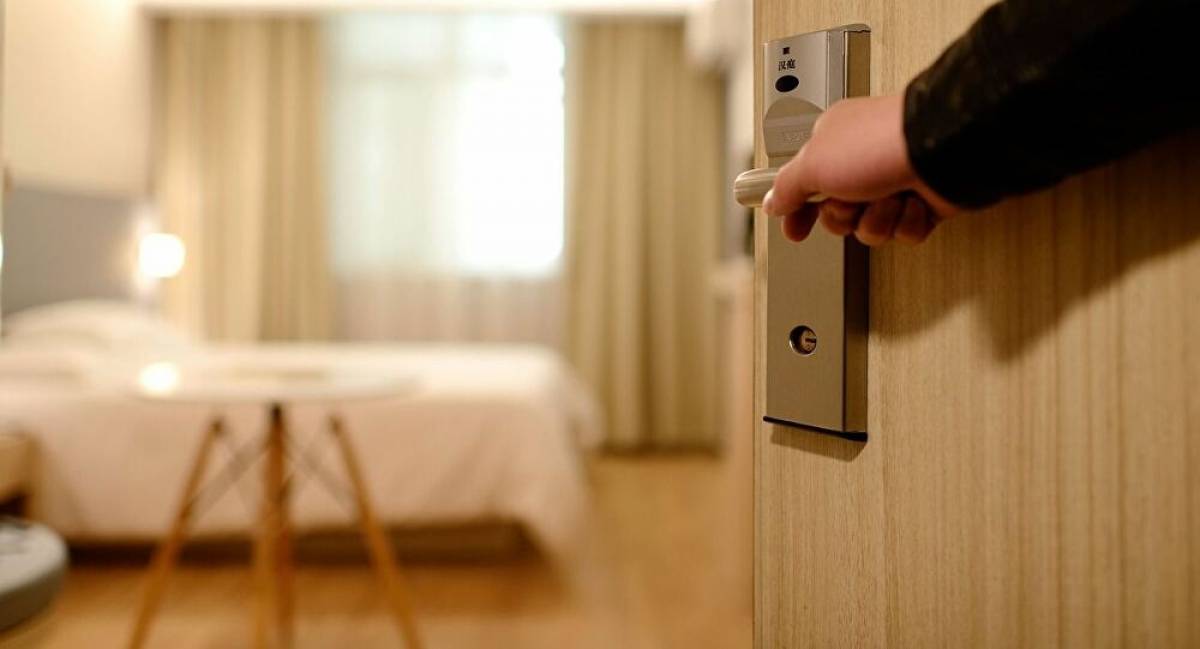 Στα «κάγκελα» οι ξενοδόχοι με τα «δωμάτια καραντίνας»