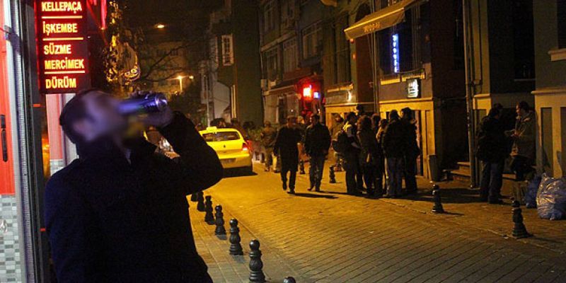 Τουρκία: «Λάδι στη φωτιά» από την ψήφιση του νόμου για το αλκοόλ