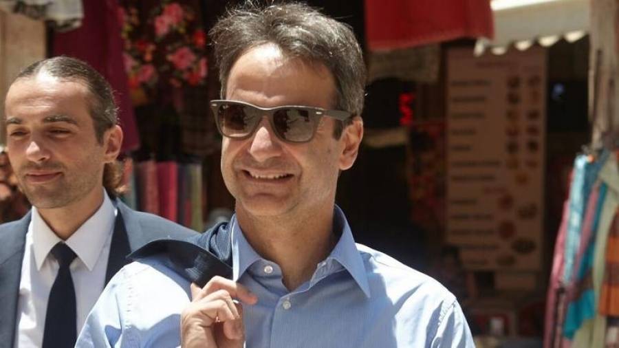 Σε σαββατιάτικη σύναξη στην παραλία κάλεσε τους βουλευτές της ΝΔ ο Μητσοτάκης