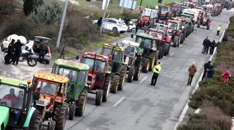 Καθημερινός αποκλεισμός της εθνικής Πατρών-Κορίνθου από αγρότες
