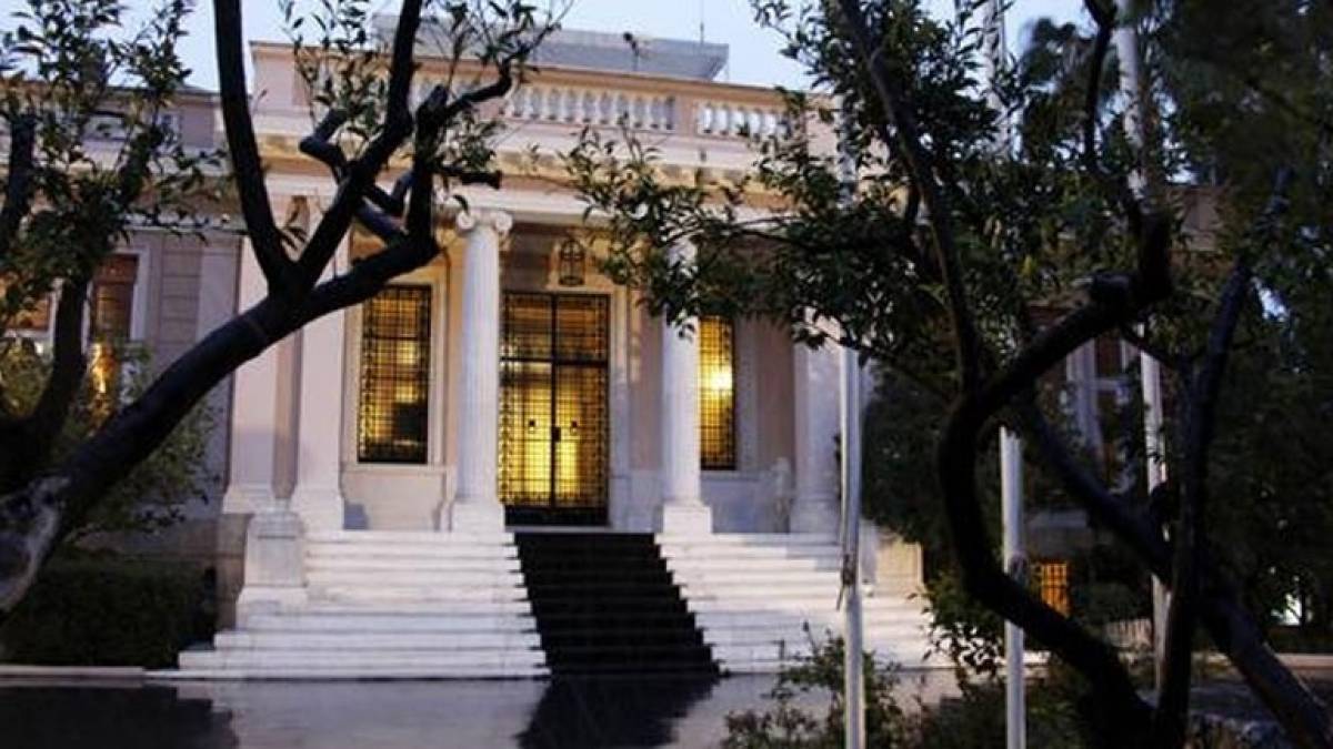 Μαξίμου για φορολογικό: Πολίτες, νοικοκυριά και επιχειρήσεις, θα πληρώσουν λιγότερα