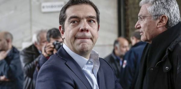 Συγκίνηση στην κηδεία του Θοδωρή Μιχόπουλου-Δακρυσμένος ο Αλέξης Τσίπρας