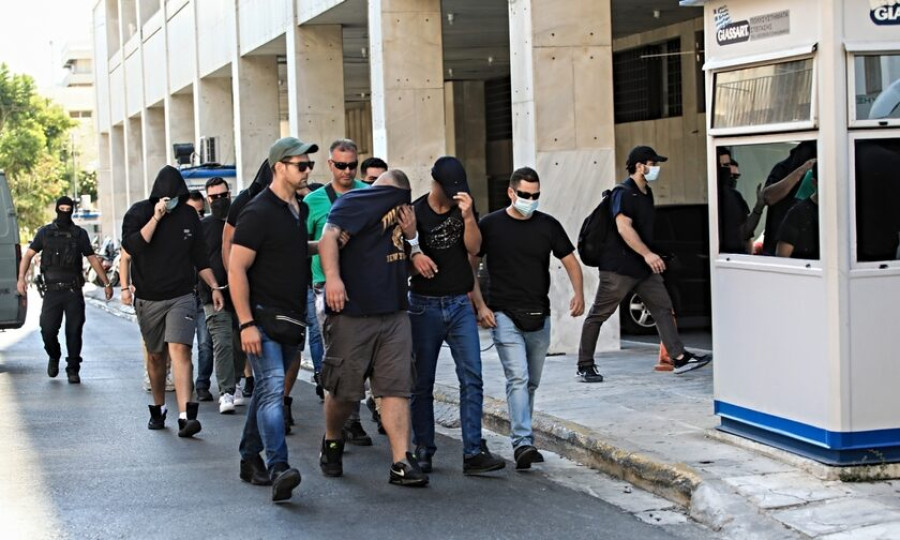Μήπως η 18μηνη προφυλάκιση των χουλιγκάνων θα ήταν μία καλή αρχή;