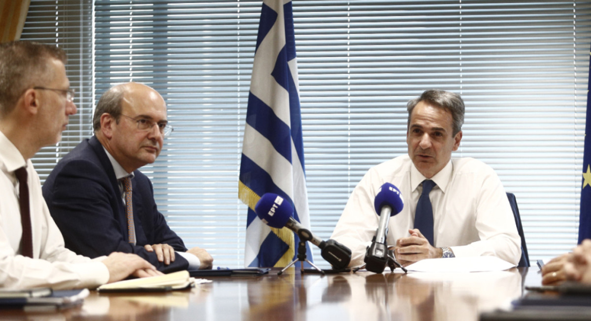 Τα μηνύματα της πρώτης επίσκεψης Μητσοτάκη στο αναβαθμισμένο ΥΠΟΙΚ