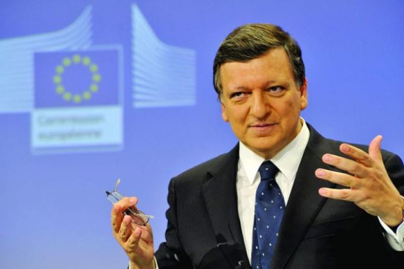 Μπαρόζο: Oμπρέλα προστασίας των τραπεζών και εγγύησης των καταθέσεων