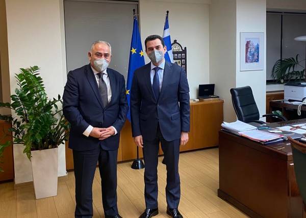 Σκρέκας σε Χατζηθεοδοσίου: Στήριξη των επιχειρήσεων όσο διαρκέσει η κρίση