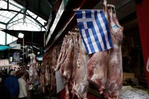 Ποιος κοροϊδεύει ποιον για τις τιμές των αρνιών;
