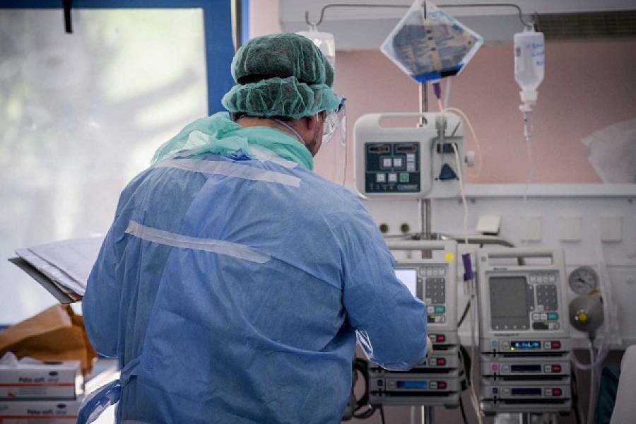 Διασπορά κρουσμάτων: Στο επίκεντρο η Αττική με 222 νέα κρούσματα