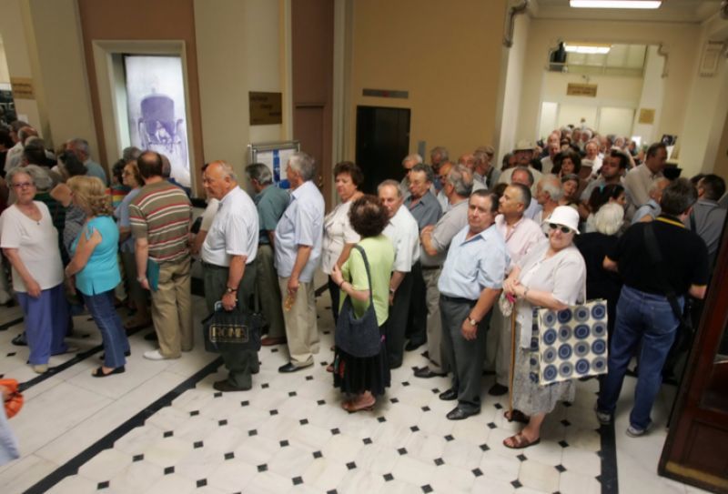 "Μαχαίρι" σε επικουρικές για να σωθούν οι κύριες συντάξεις