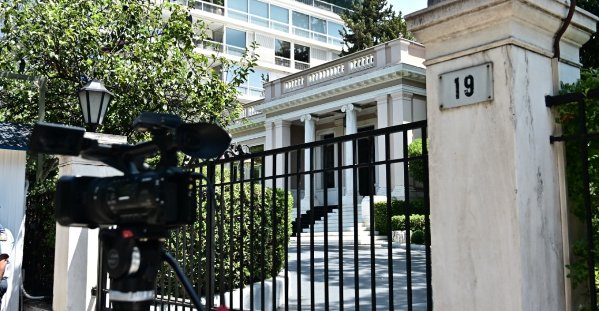 Κυβερνητικές πηγές για Βενιζέλο: Εκτός πραγματικότητας οι ισχυρισμοί για κρίση νομιμοποίησης των αποφάσεων της Βουλής