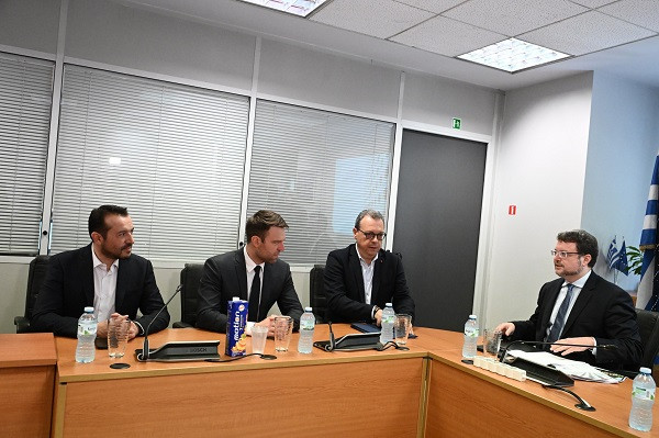 Κασσελάκης: Η κυβέρνηση αφήνει τα ολιγοπώλια να δρουν χωρίς φραγμούς