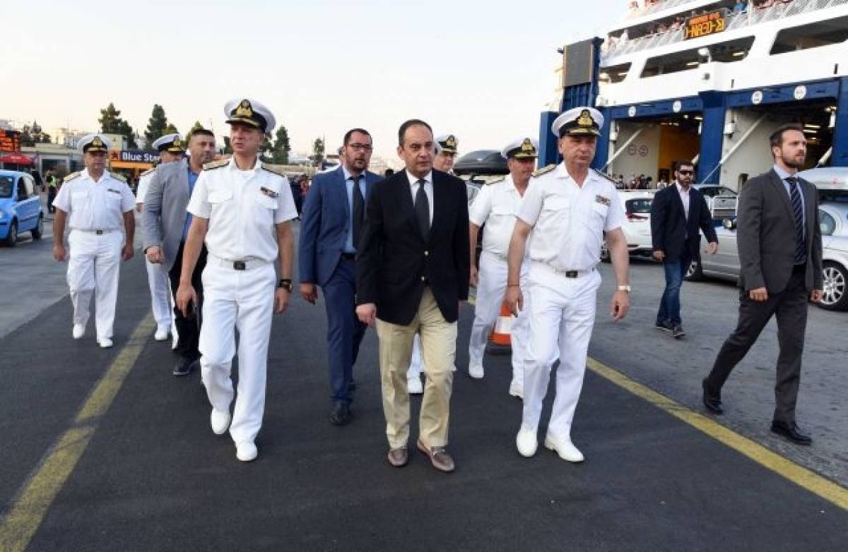 Το κεντρικό λιμάνι του Πειραιά επισκέφθηκε ο Ι. Πλακιωτάκης
