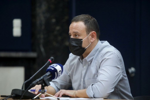 Μαγιορκίνης- Κορονοϊός: Ο δείκτης που θα κρίνει τη λήψη μέτρων