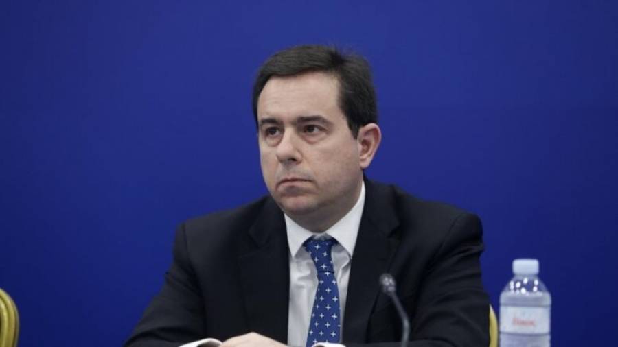 Μηταράκης: Απώλεια δεκάδων εκατ. ευρώ από τα κυκλώματα λαθροδιακινητών