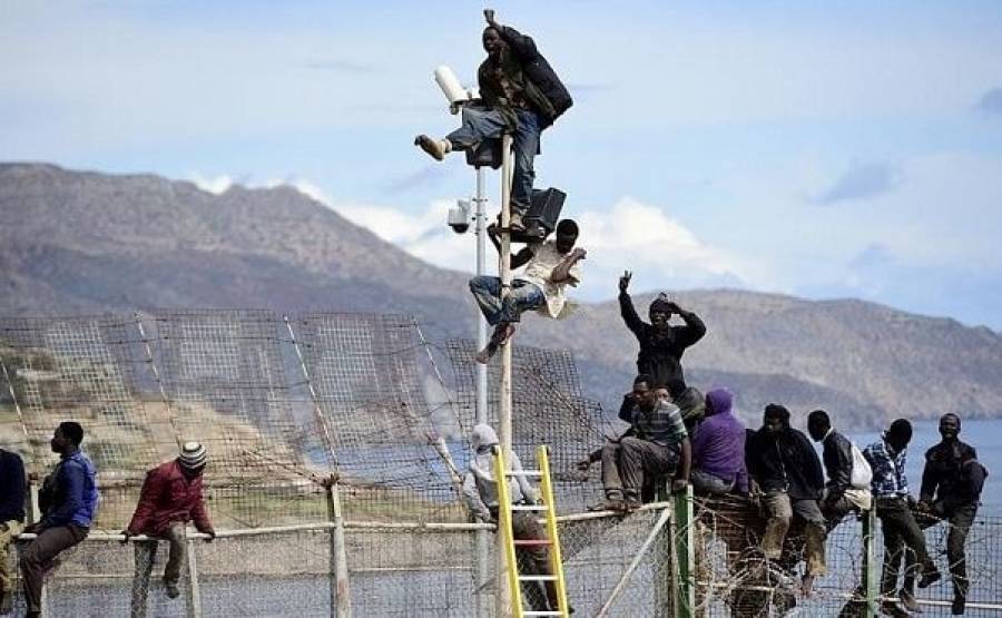 Ισπανία: Αυξάνει το ύψος των συνοριακών φρακτών με το Μαρόκο