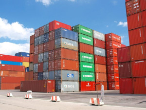 Στα €34 δισ. το εμπορικό έλλειμμα αγαθών στην Ευρωζώνη