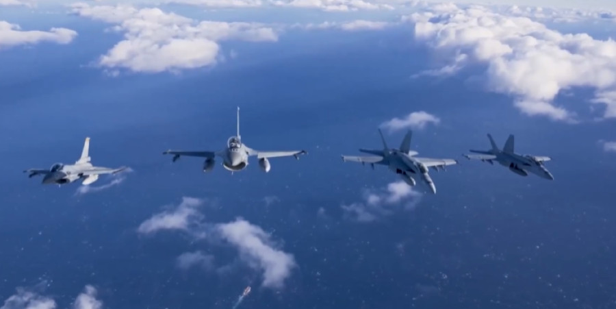 Συντριβή F-16: Έμεινε 90 λεπτά στη θάλασσα ο πιλότος