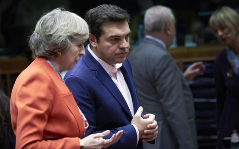 Τηλεφωνική επικοινωνία Τσίπρα-Μέι για το Κυπριακό