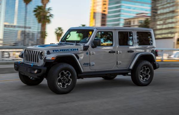 Νέο Jeep® Wrangler: Πλαισιώνει τα Renegade και Compass στην εξηλεκτρισμένη γκάμα μοντέλων της θρυλικής μάρκας