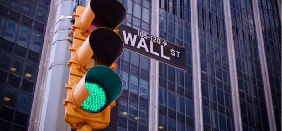 Άνοδος με τεχνολογικό «αέρα» για τη Wall Street