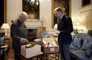 Ο Μητσοτάκης ξεναγήθηκε στο Dumfries House-Πήρε ιδέες για το Τατόι