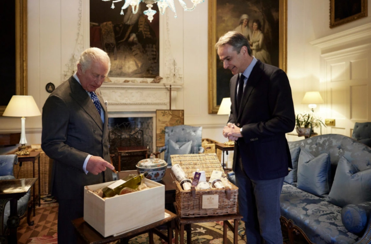 Ο Μητσοτάκης ξεναγήθηκε στο Dumfries House-Πήρε ιδέες για το Τατόι