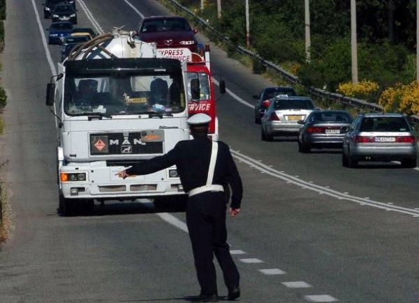 Έκτακτα μέτρα της Τροχαίας για το τριήμερο-Απαγόρευση κυκλοφορίας φορτηγών