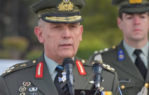 Ερωτηματικά σχετικά με την παρακολούθηση του αρχηγού ΓΕΕΘΑ