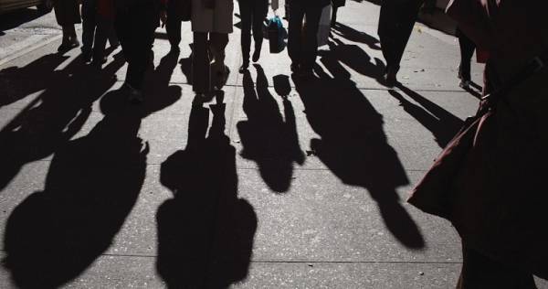 Ψαλίδα μεταξύ δημοσίου και μικρών επιχειρήσεων στους μισθούς