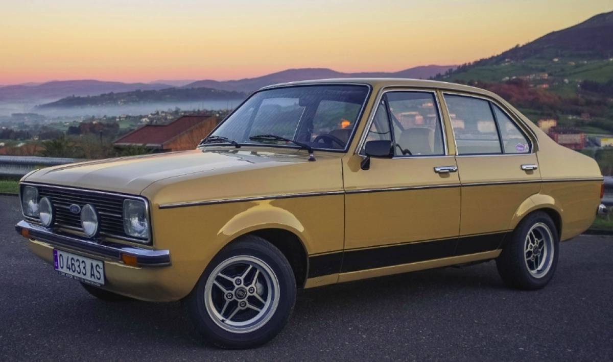 Ένα Ford Escort Mk2 από χρυσό, διαμάντια και ασήμι!