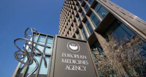 EMA: Αξιολογεί το χάπι της Pfizer κατά της Covid-19