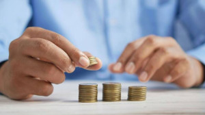 ΓΣΕΕ: Προτείνει κατώτατο μισθό στα 908 ευρώ