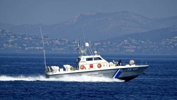 Φορτηγό πλοίο πλέει ακυβέρνητο μεταξύ Ρόδου και Καρπάθου