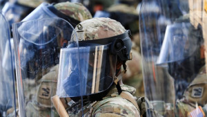 Η Ουάσινγκτον μηνύει την κυβέρνηση Τραμπ για την ανάπτυξη της Εθνοφρουράς