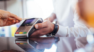 «Καμπανάκι» ΚΕΕΕ για το μητρώο POS: Επαγγελματίες κινδυνεύουν με…ακούσια πρόστιμα