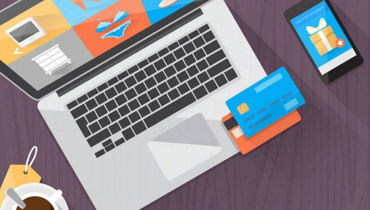 Online shopping: Οι Έλληνες ψωνίζουν κυρίως ρούχα και παπούτσια