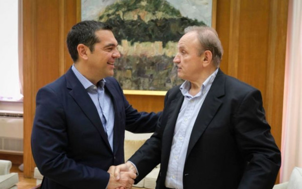 Από τον Καρανίκα στον Τζουμάκα: Ο Τσίπρας «ψηφίζει» ΠαΣοΚ