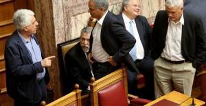 Συνταγματική Αναθεώρηση: Ποιοι βουλευτές του ΣΥΡΙΖΑ βρέθηκαν «εκτός γραμμής»