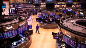 Επεκτείνονται τα κέρδη του Nasdaq- Ράλι 12% για την Tesla