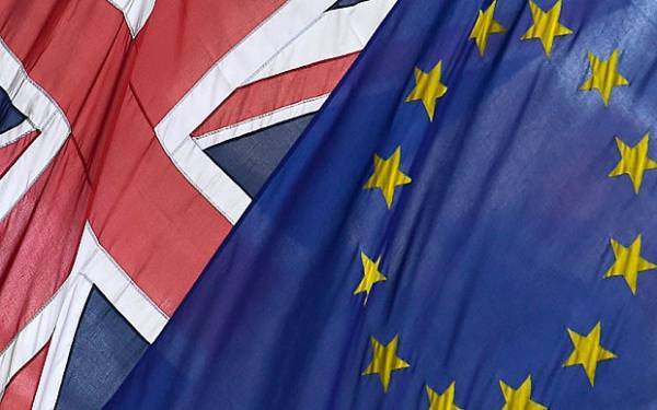 DW: Και δεύτερο δημοψήφισμα για το Brexit;