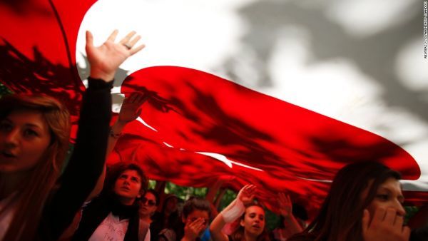 Τουρκία - Δημοσκόπηση: Απορρίπτει τις πολιτικές Ερντογάν η πλειοψηφία