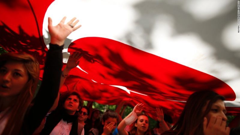 Τουρκία - Δημοσκόπηση: Απορρίπτει τις πολιτικές Ερντογάν η πλειοψηφία